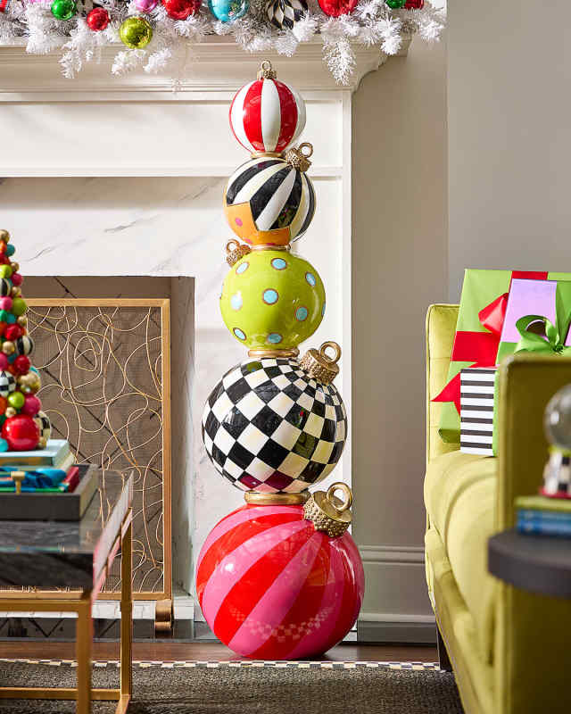 Confetti Christmas Trophy Finial Decoration